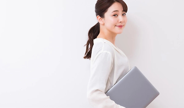 ノートパソコンのサイズ別！おすすめの用途・持ち運びやすさを紹介