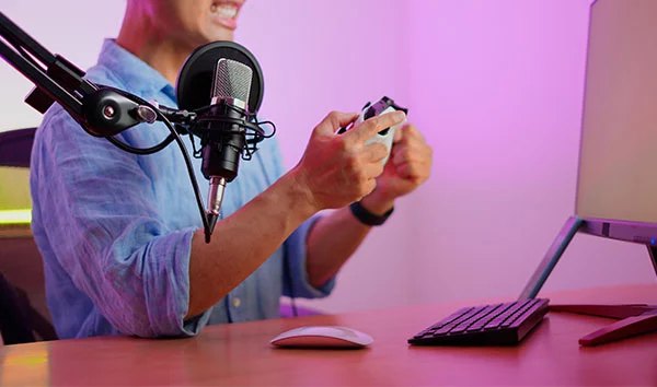 配信用パソコンはディスプレイのサイズ・性能も重要【ゲーミング用】