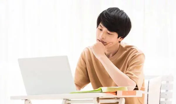 長期間パソコンを使う大学生は動作が重くなっていくので注意！